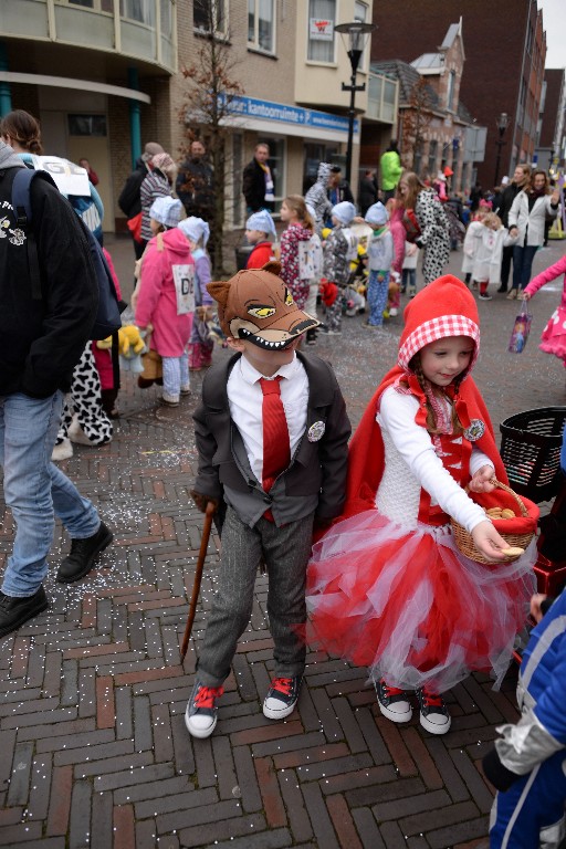 ../Images/Kinderoptocht 2016 080.jpg